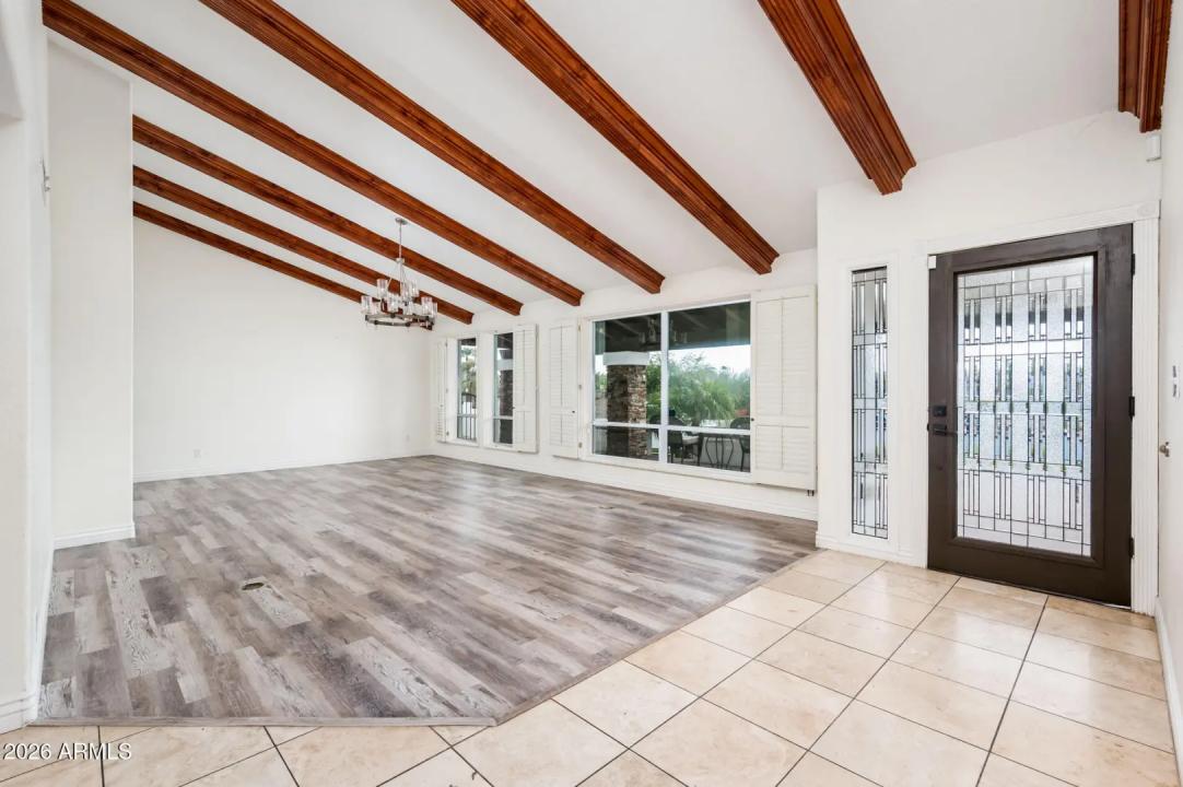 Real Estate Picture 8