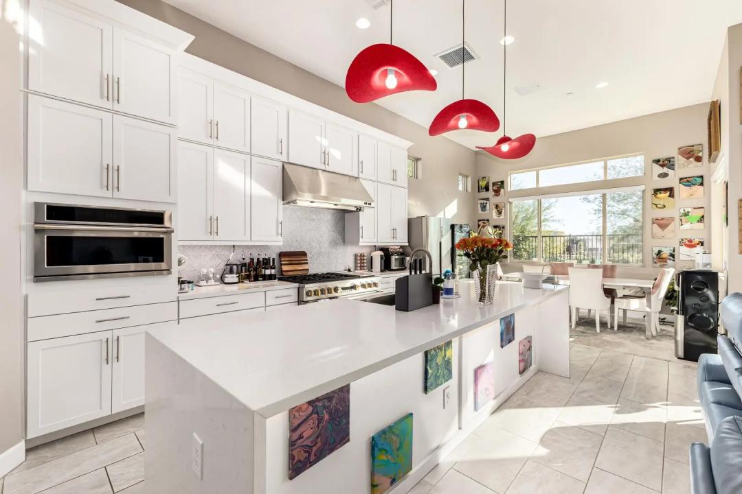 Real Estate Picture 14