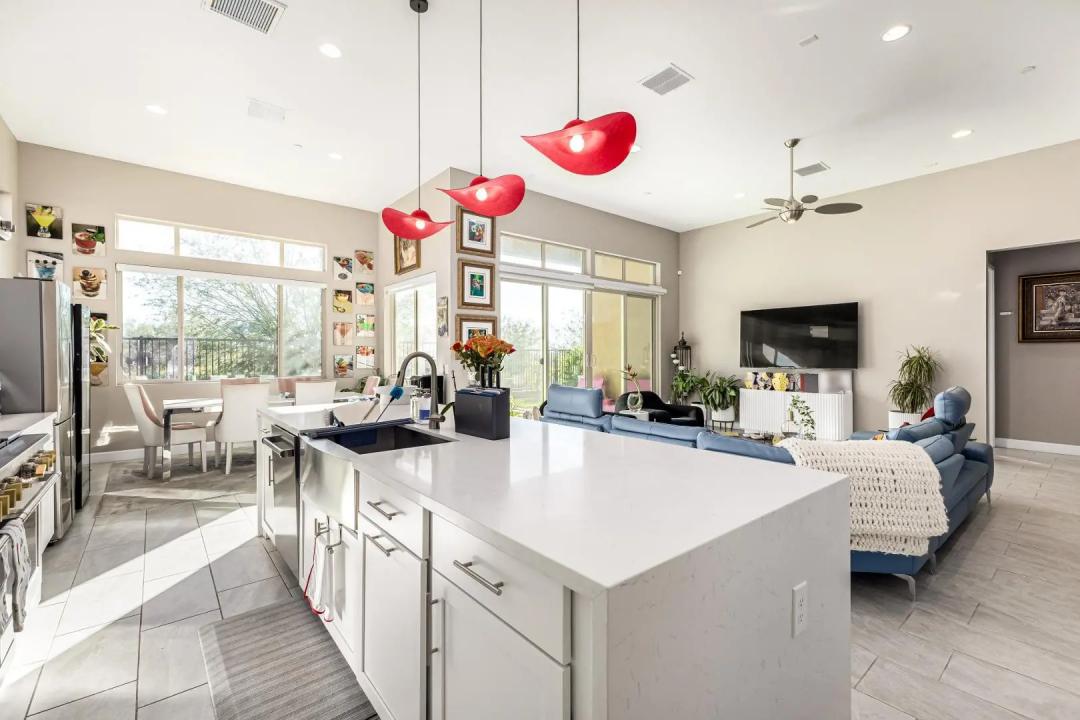 Real Estate Picture 16