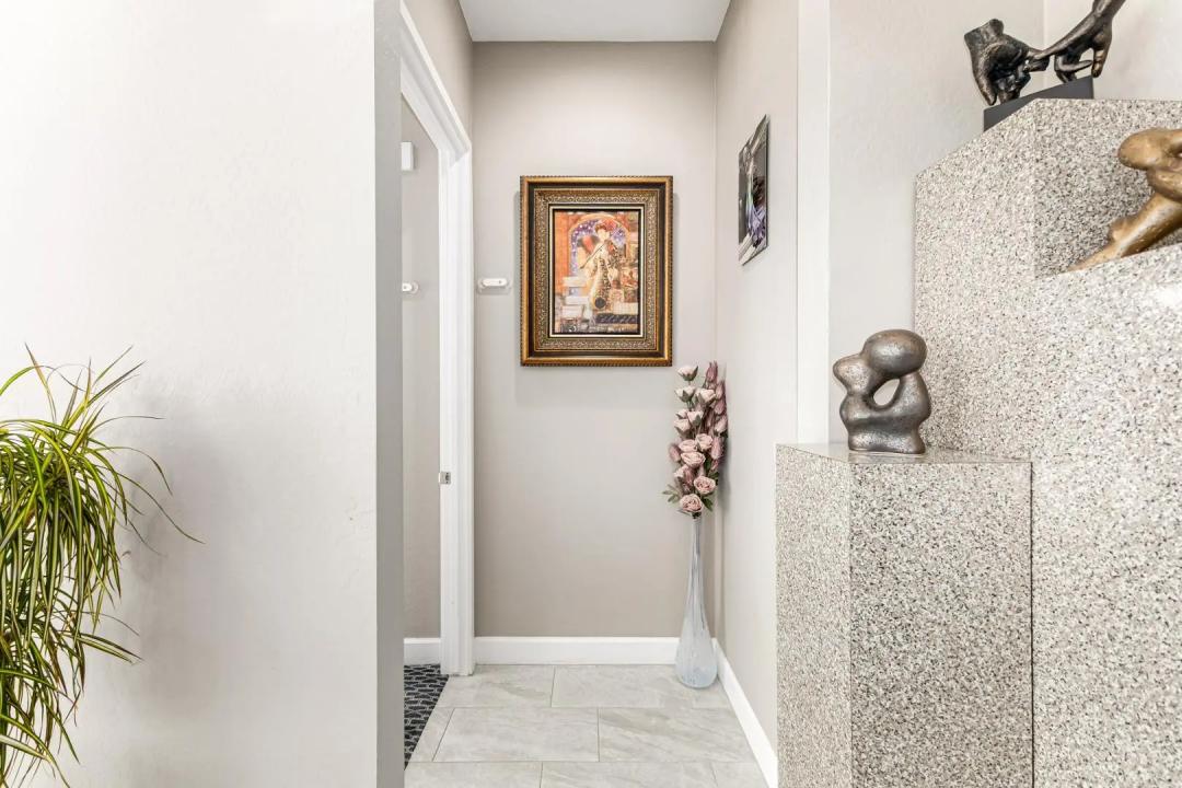 Real Estate Picture 19