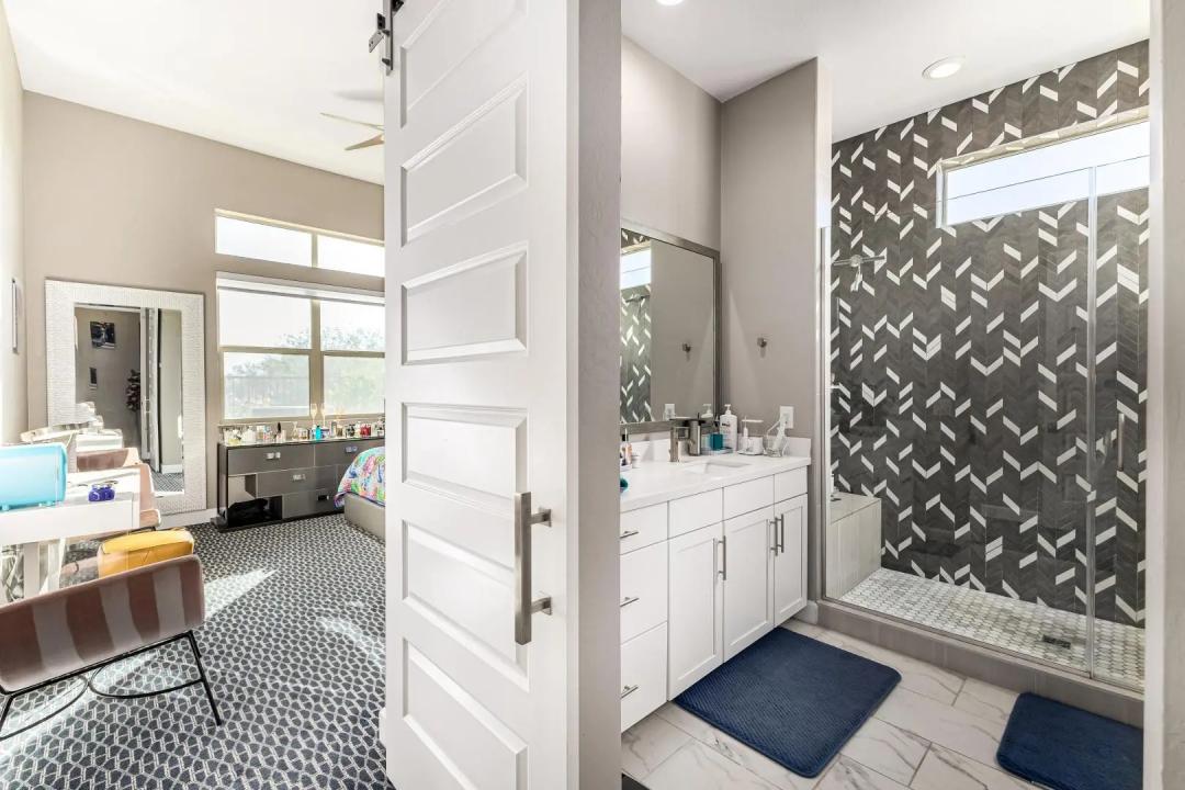 Real Estate Picture 21