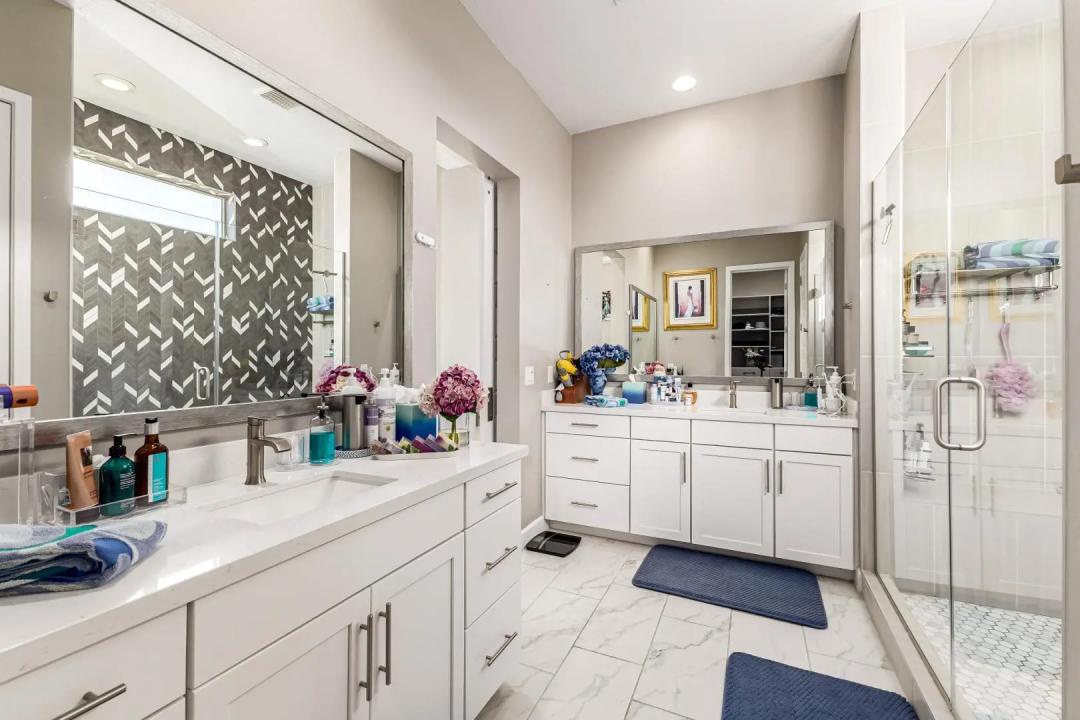 Real Estate Picture 23