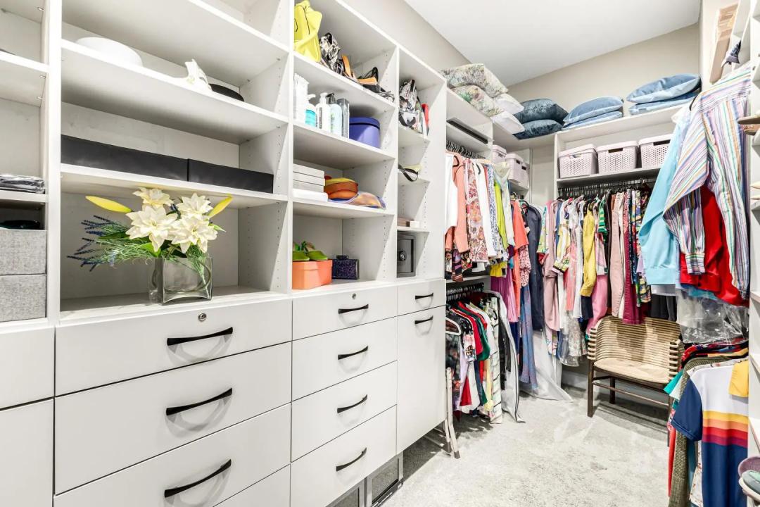 Real Estate Picture 24