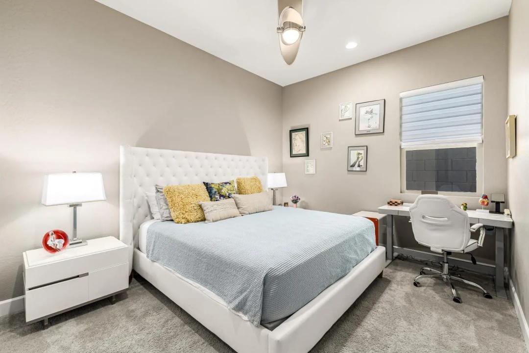 Real Estate Picture 25