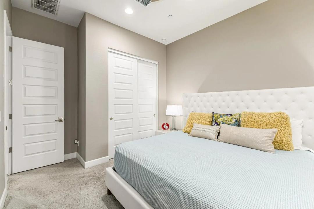 Real Estate Picture 26