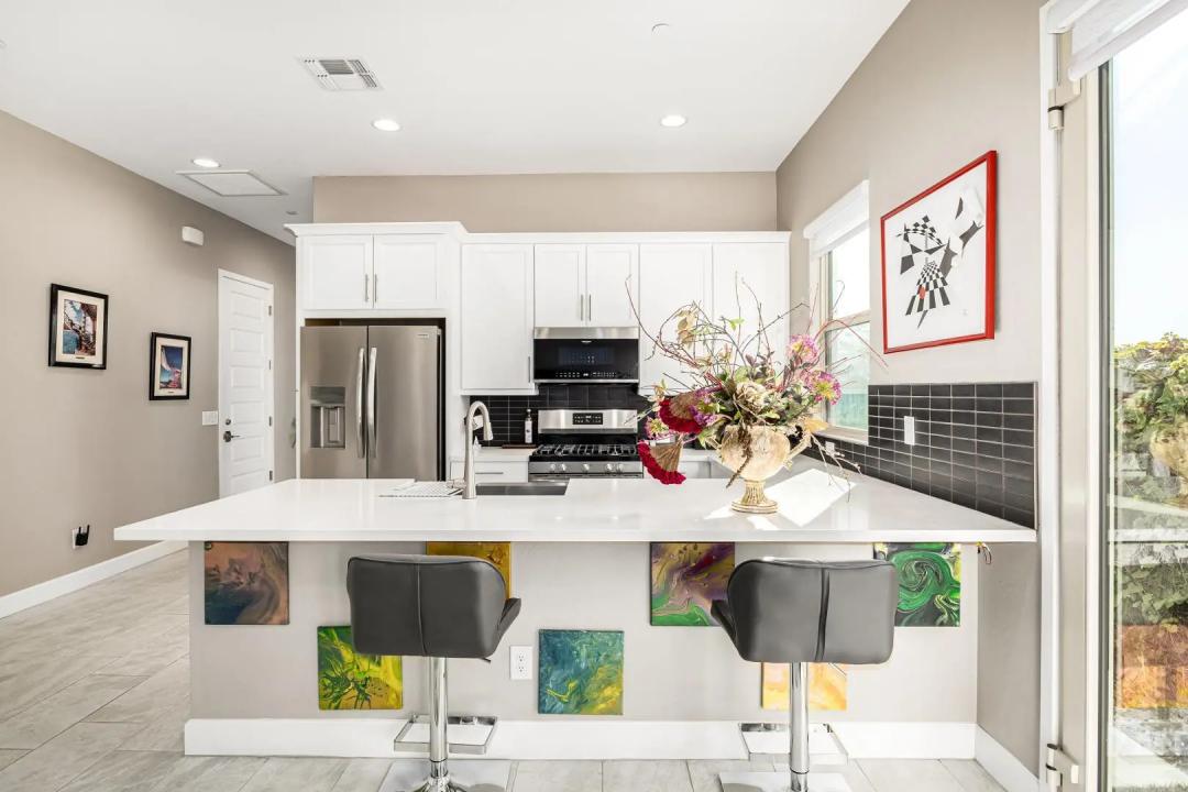 Real Estate Picture 42