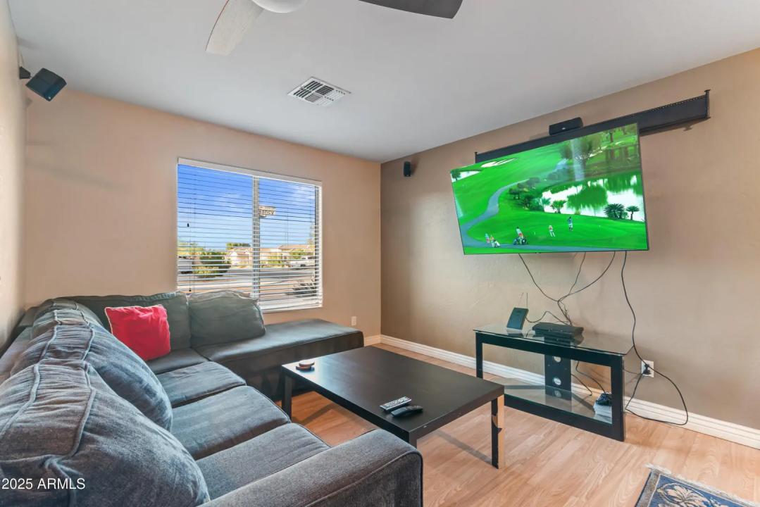 Real Estate Picture 12