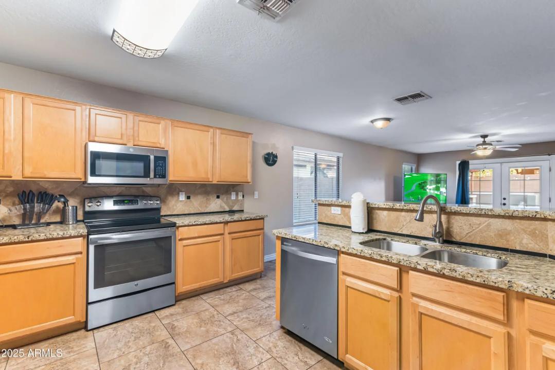 Real Estate Picture 15