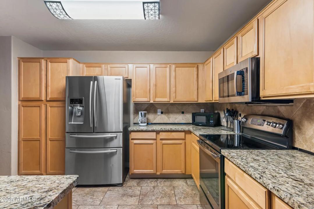 Real Estate Picture 17