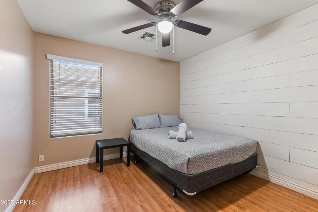 Real Estate Picture 33