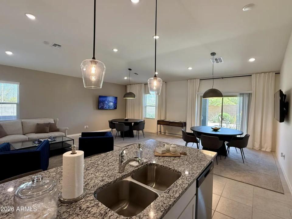 Real Estate Picture 4