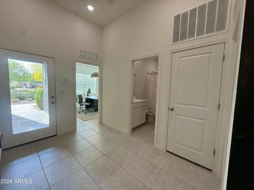 Real Estate Picture 10