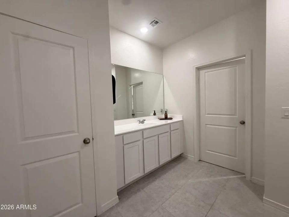 Real Estate Picture 13