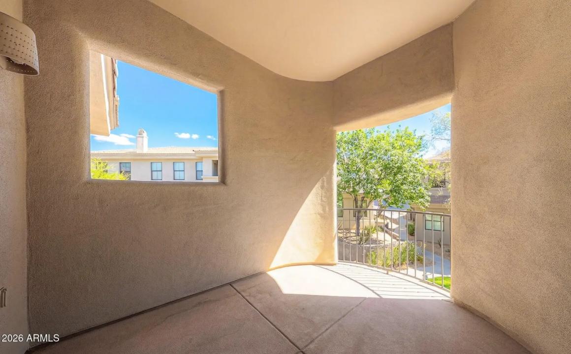 Real Estate Picture 8