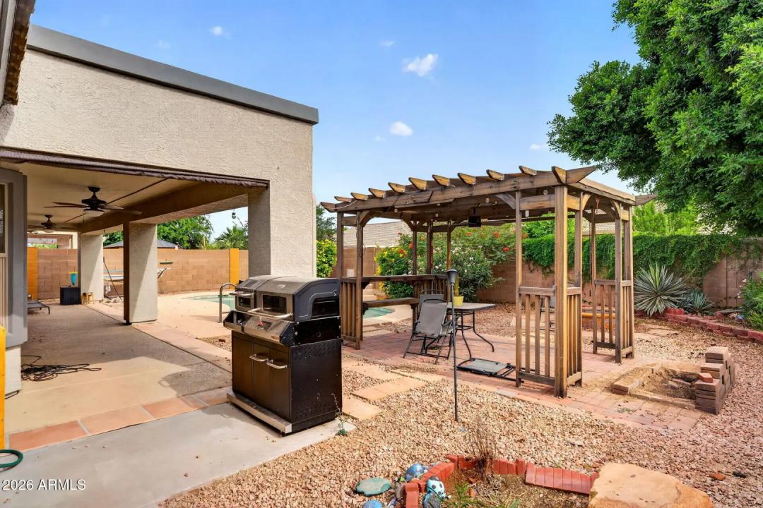 Real Estate Picture 32