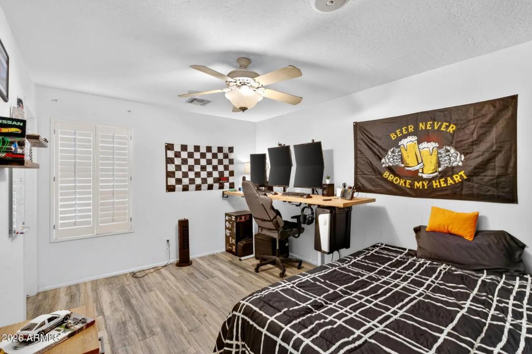Real Estate Picture 20