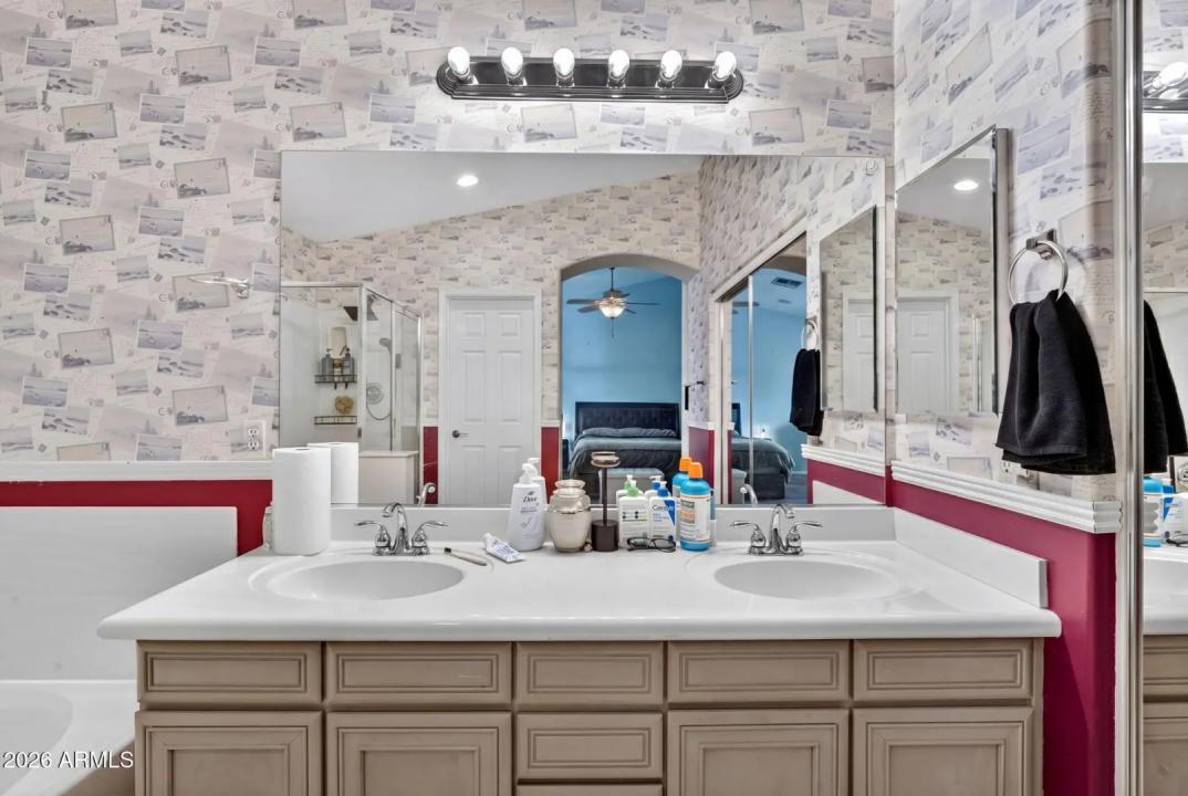 Real Estate Picture 18