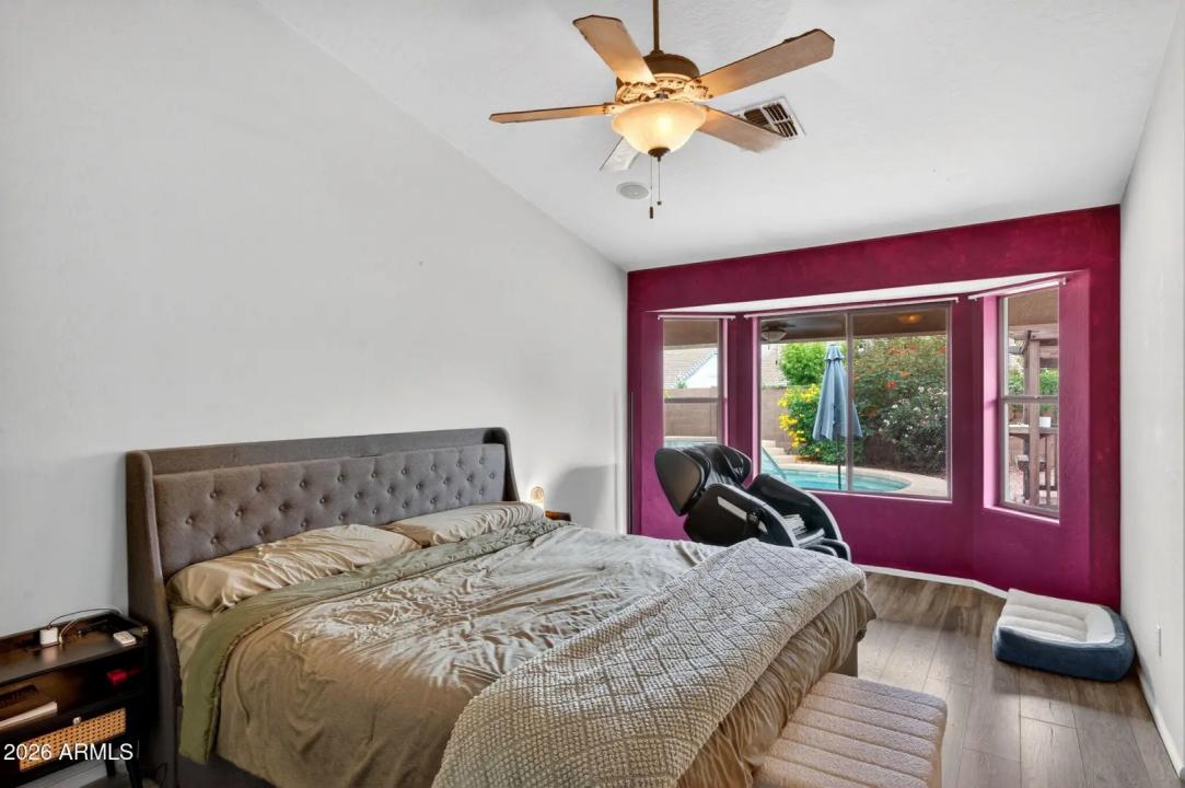 Real Estate Picture 16