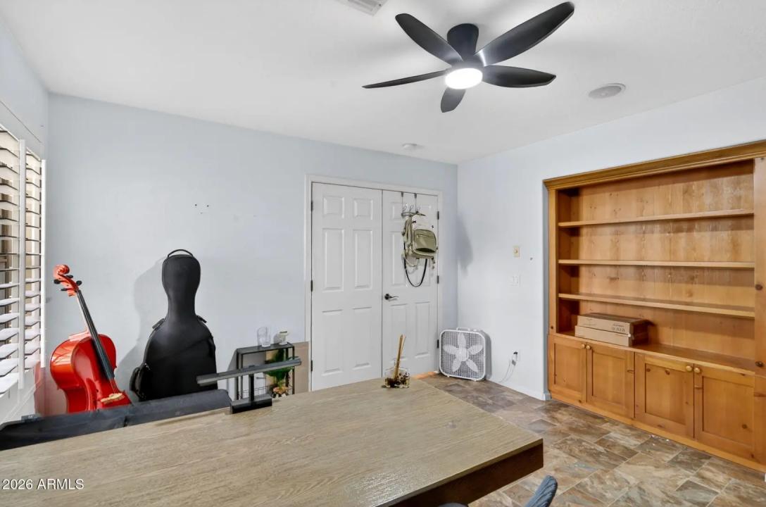 Real Estate Picture 23
