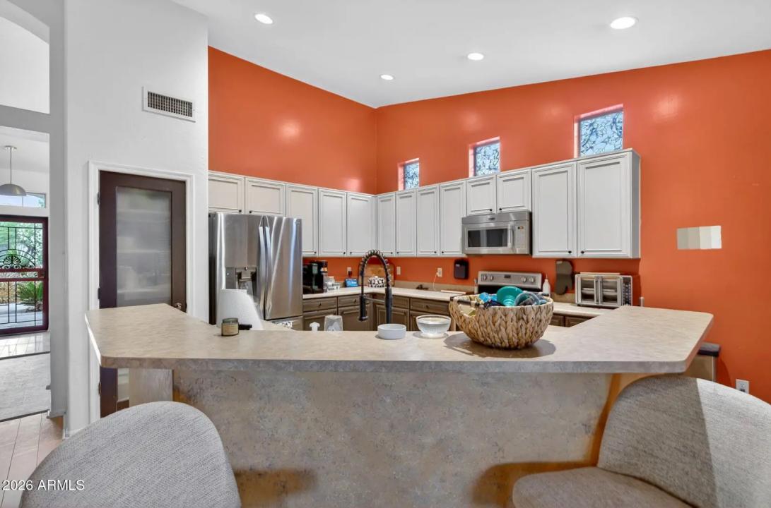 Real Estate Picture 7