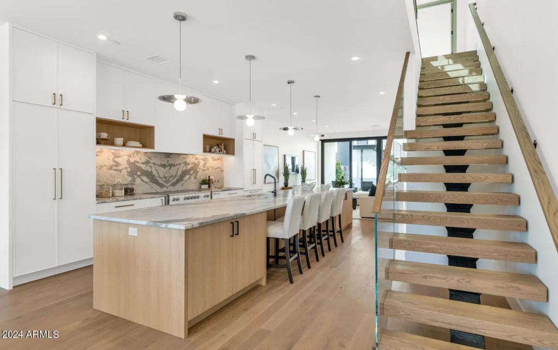 Real Estate Picture 13