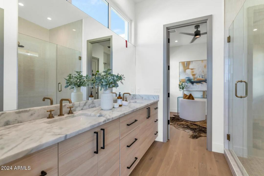 Real Estate Picture 23