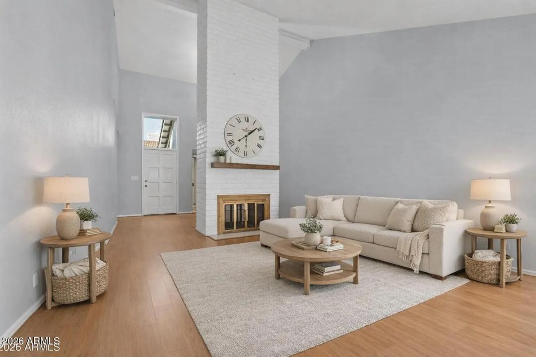 Real Estate Picture 4