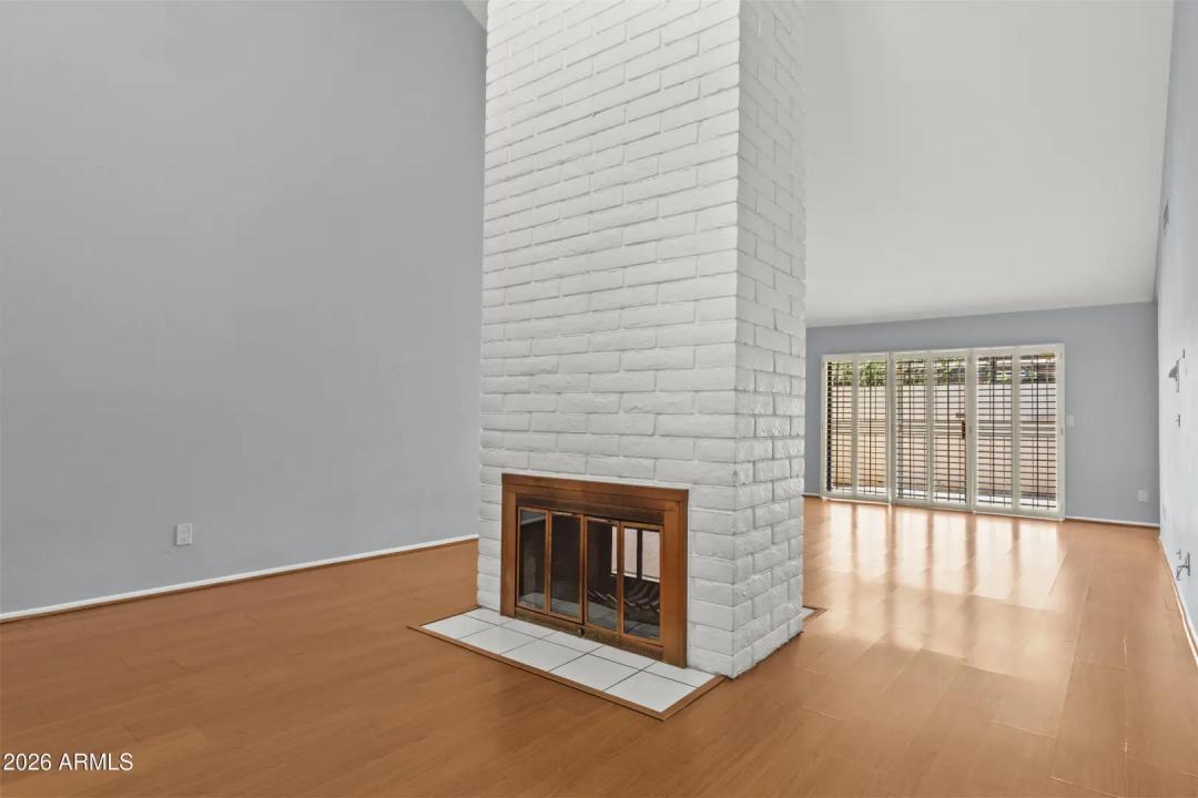 Real Estate Picture 5