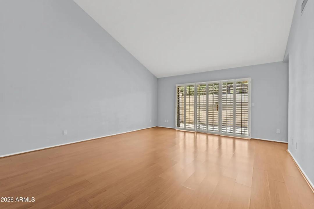 Real Estate Picture 8