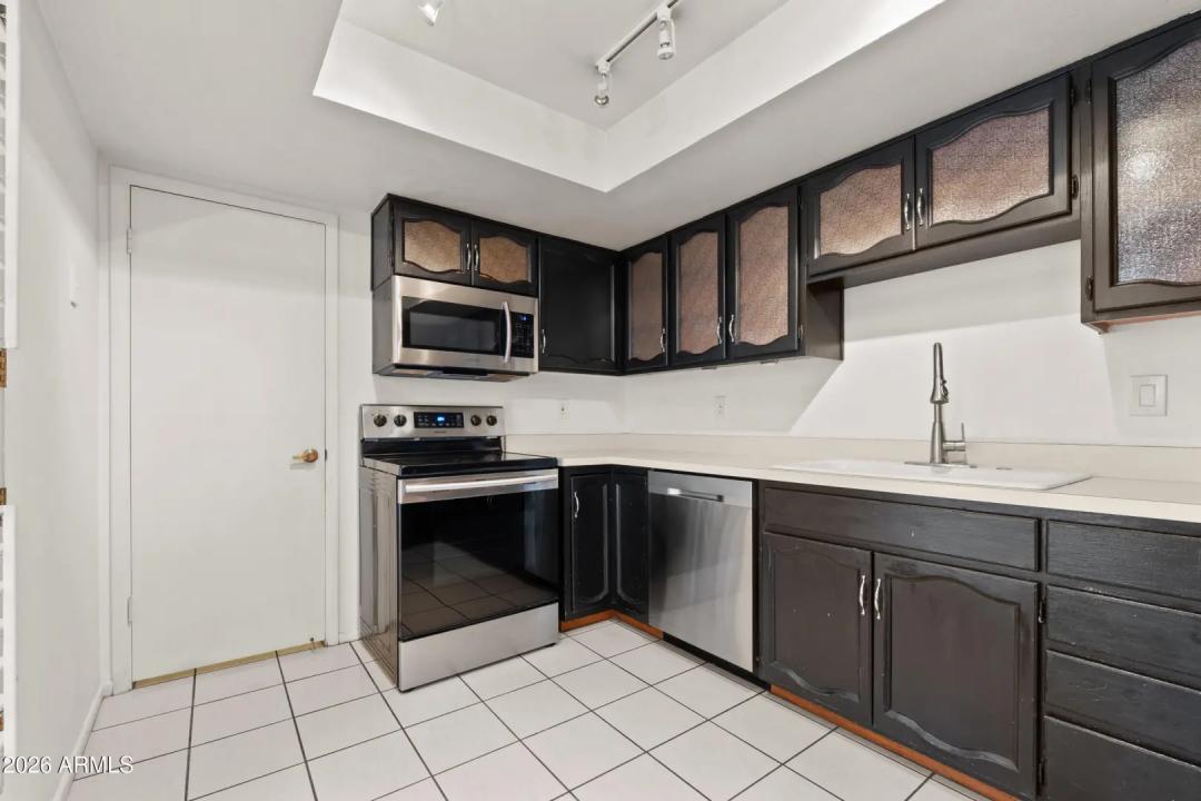 Real Estate Picture 9