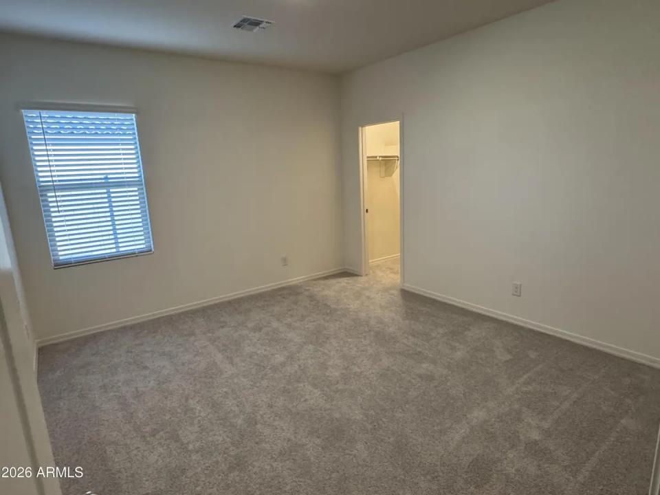 Real Estate Picture 8