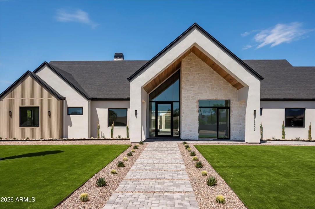 Real Estate Picture 3