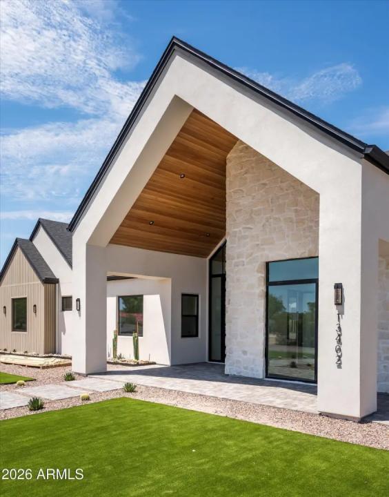 Real Estate Picture 4