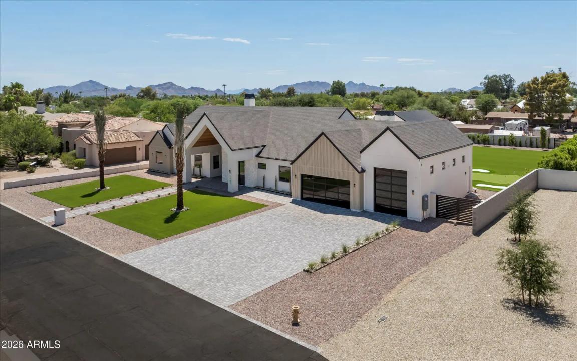 Real Estate Picture 5