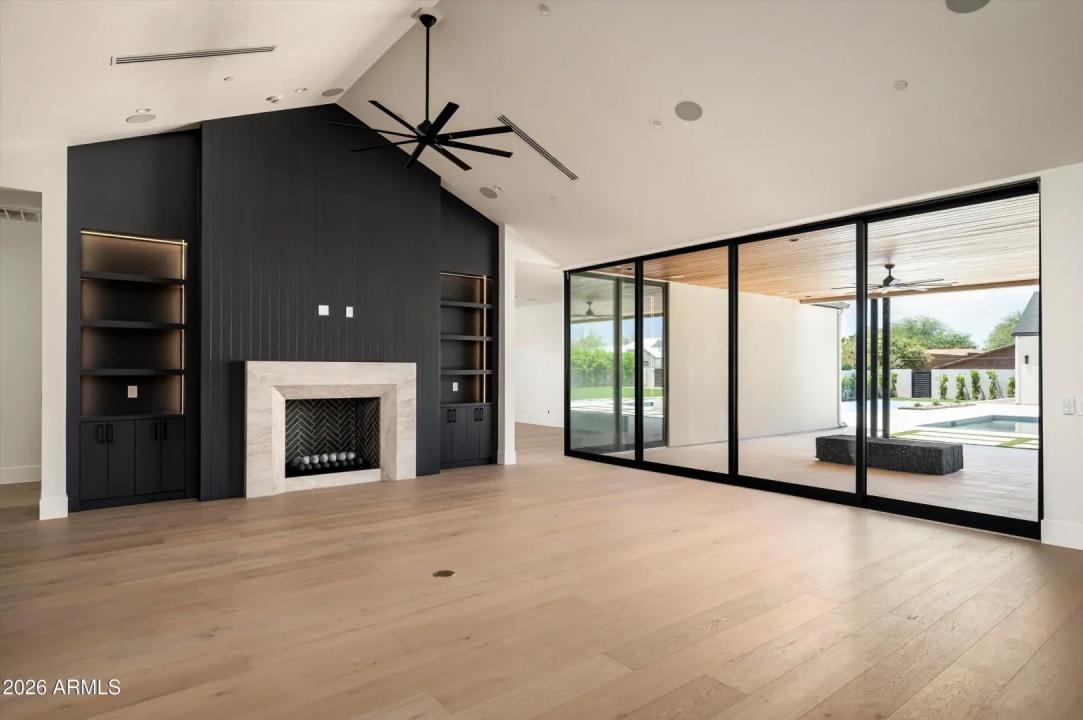 Real Estate Picture 9