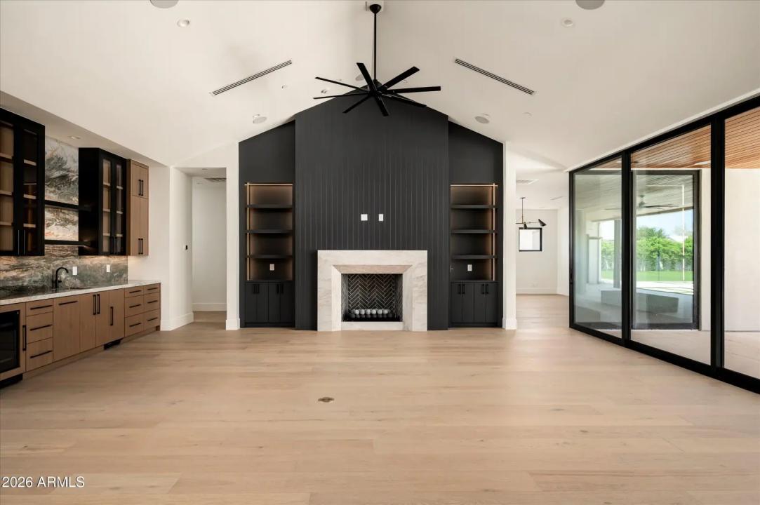 Real Estate Picture 10