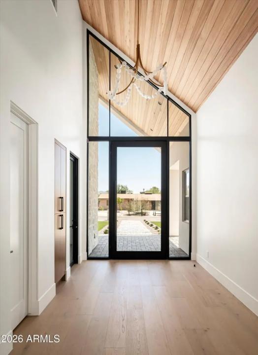 Real Estate Picture 6
