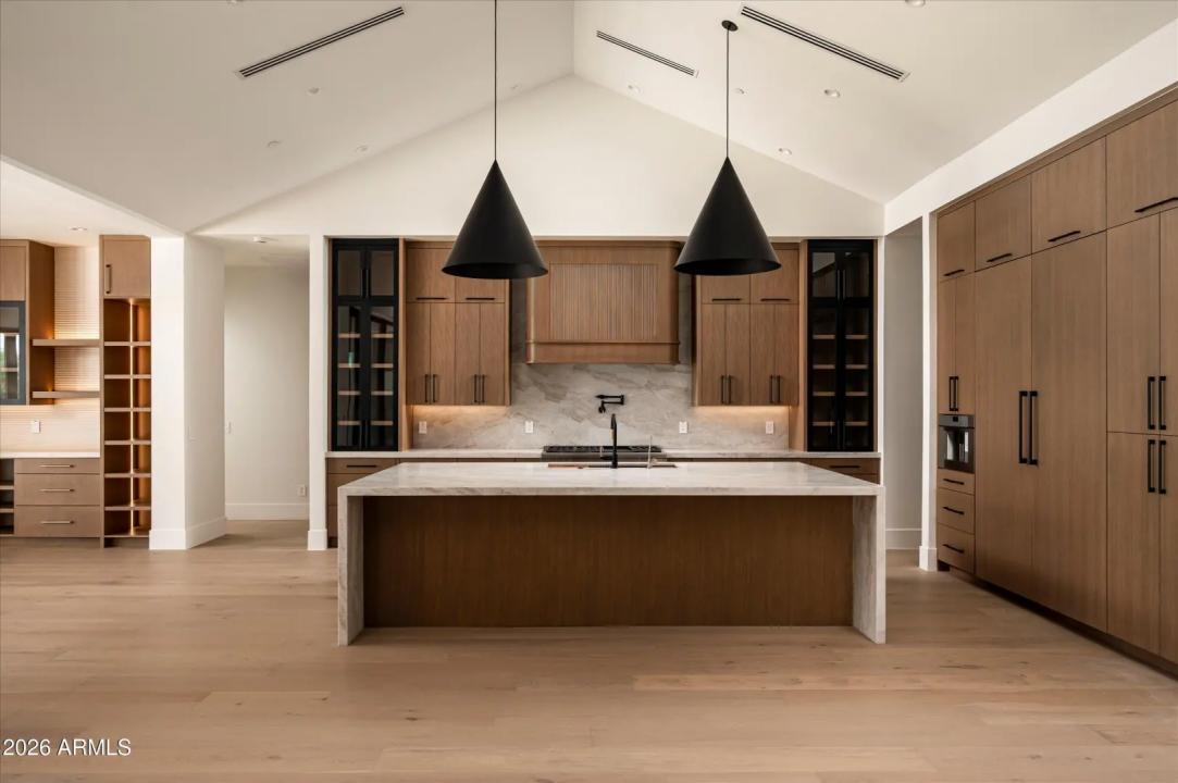 Real Estate Picture 13