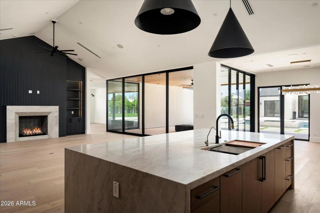 Real Estate Picture 17