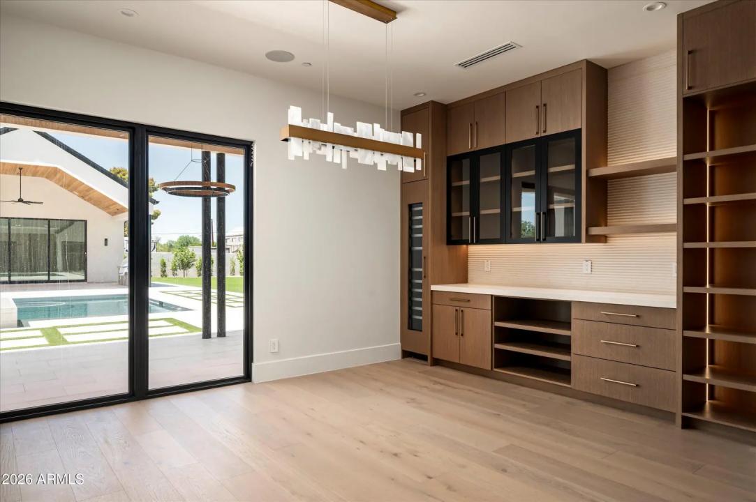 Real Estate Picture 19