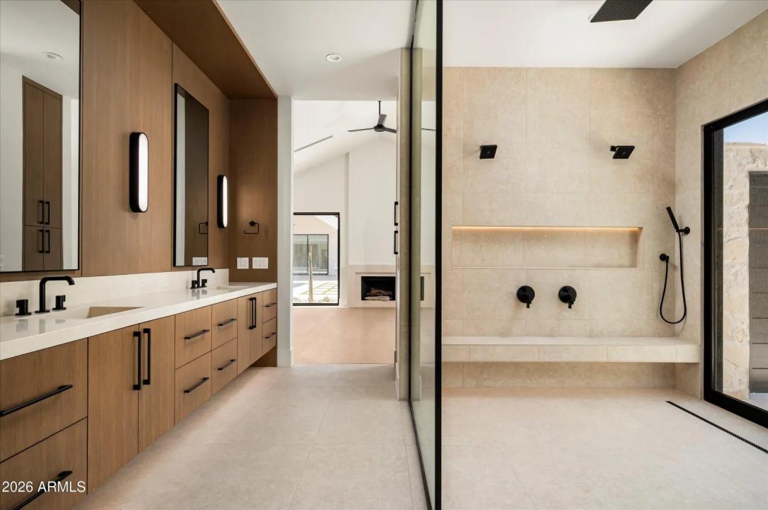 Real Estate Picture 24