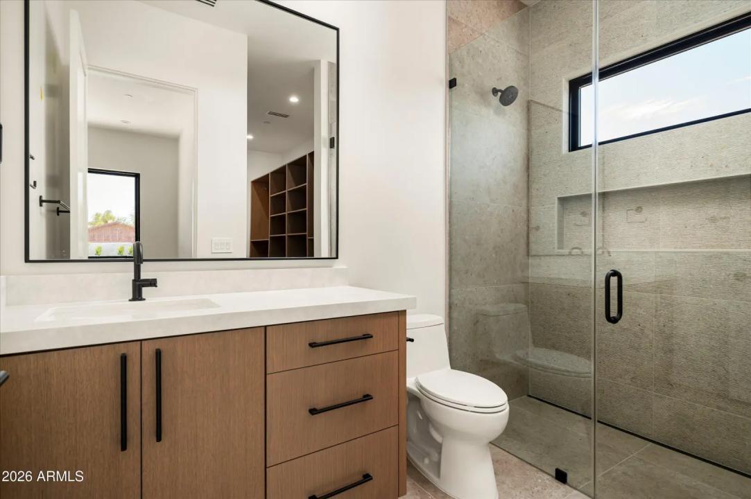 Real Estate Picture 30