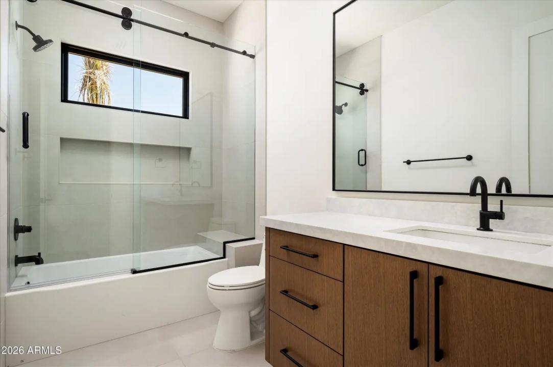 Real Estate Picture 32