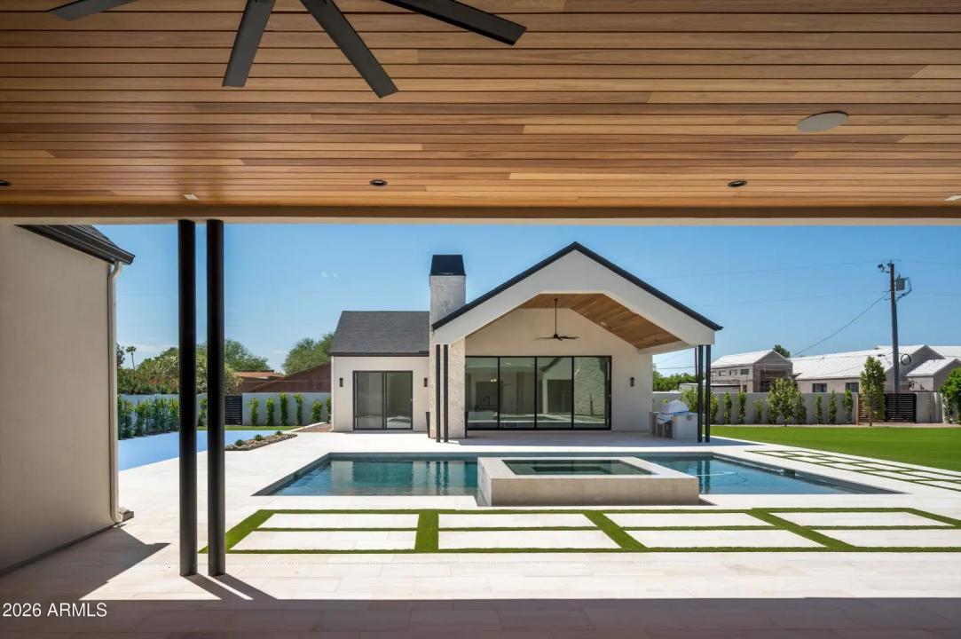 Real Estate Picture 34