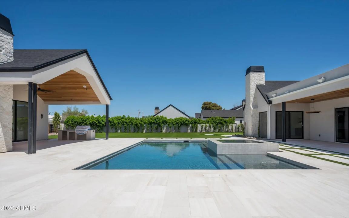 Real Estate Picture 37