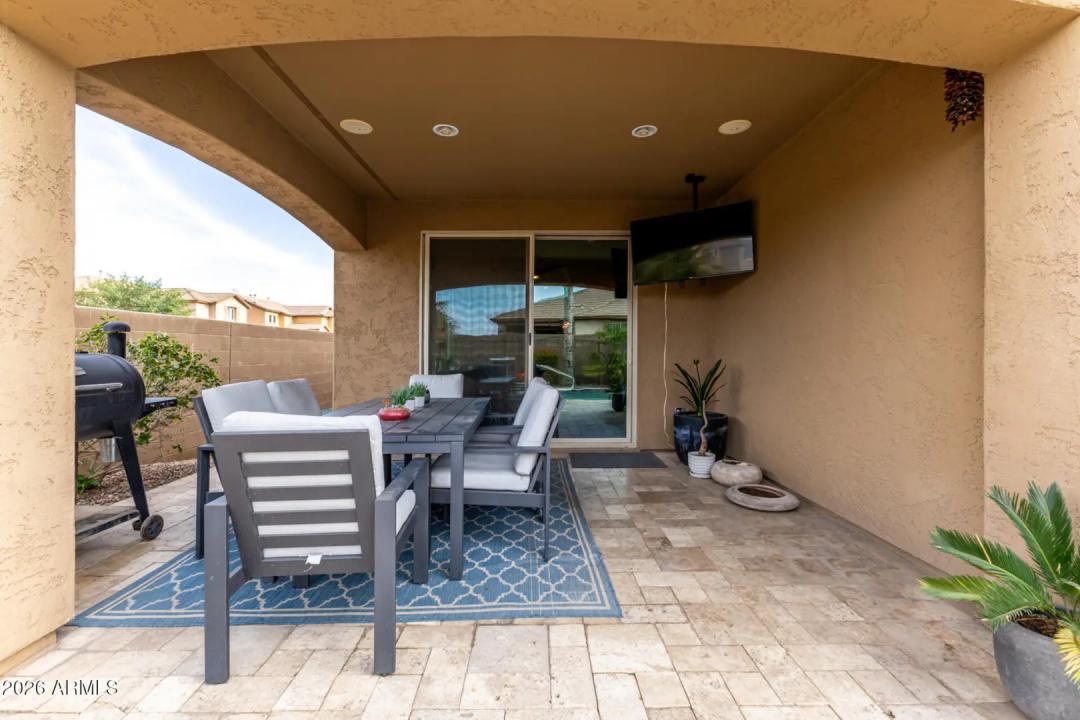 Real Estate Picture 30