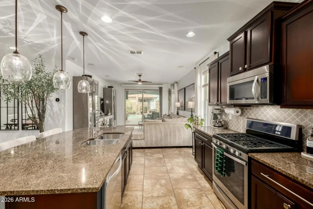 Real Estate Picture 16