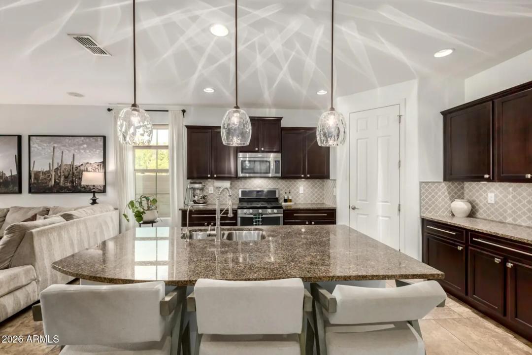 Real Estate Picture 15