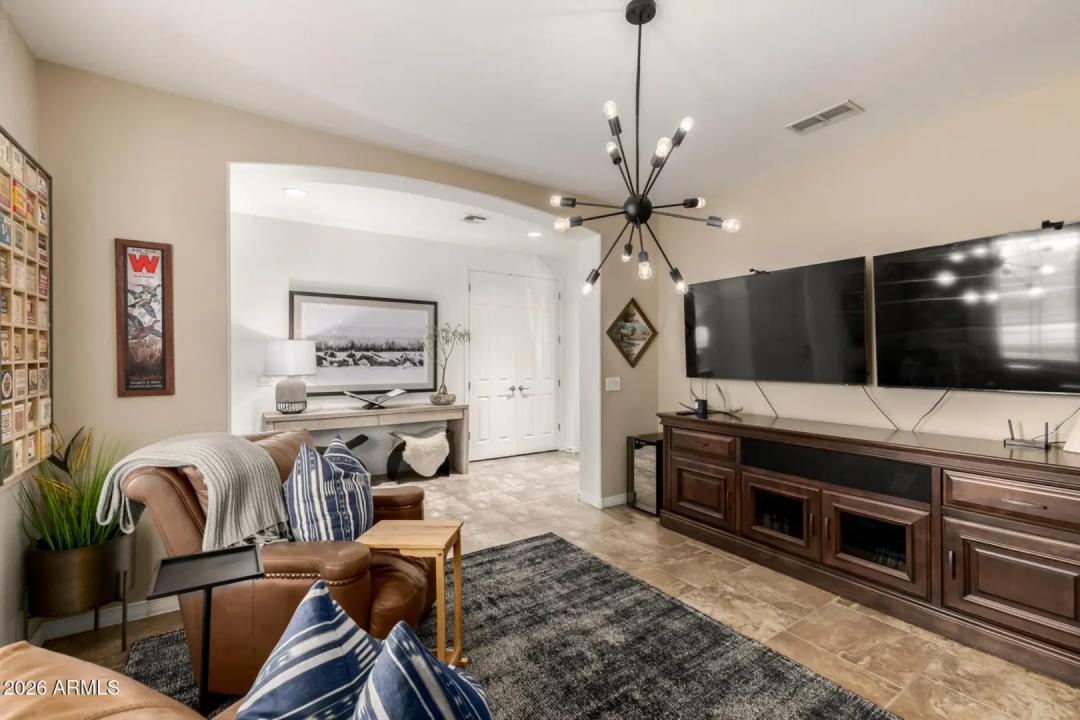 Real Estate Picture 10