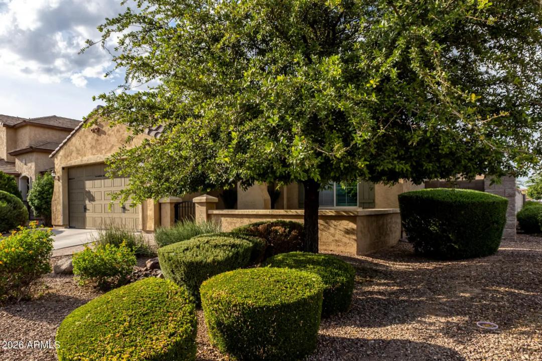 Real Estate Picture 3